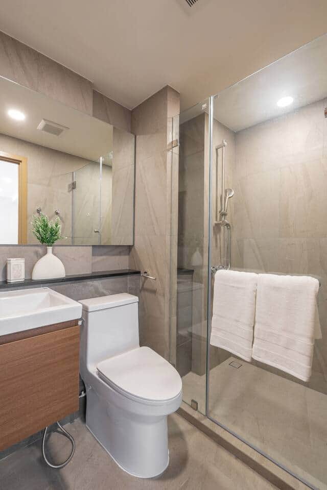 Bathroom with walk-in shower at Bella Space